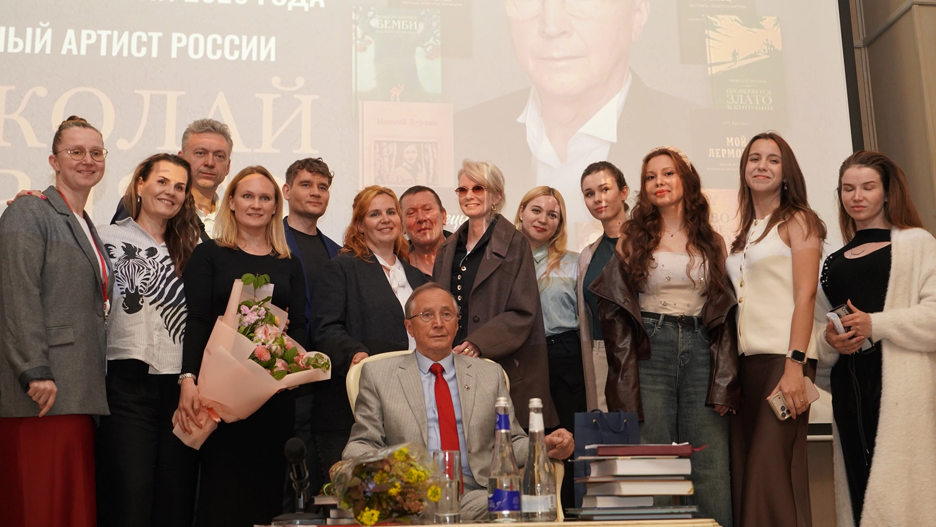 Николай Бурляев и студенты кафедры авторской режиссуры